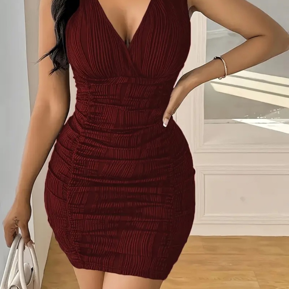 Minivestido elegante de cor sólida para mulheres, com decote em V lisonjeiro e